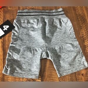 NWT FourLaps Aero Seamless 5” Athletic Shorts in Heather Grey - Size XS / S